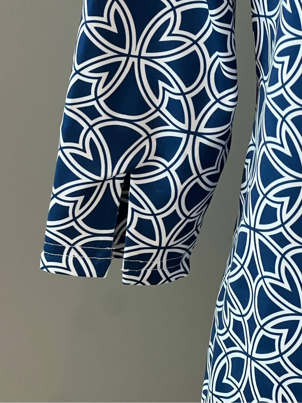 Gretchen Scott jersey ruffneck | navy & white geometric Ring Toss pattern |SZ S - Picture 6 of 13